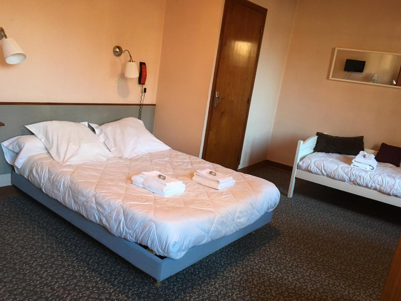 Hotel Le Bon Accueil Bagnères-de-Luchon Zewnętrze zdjęcie